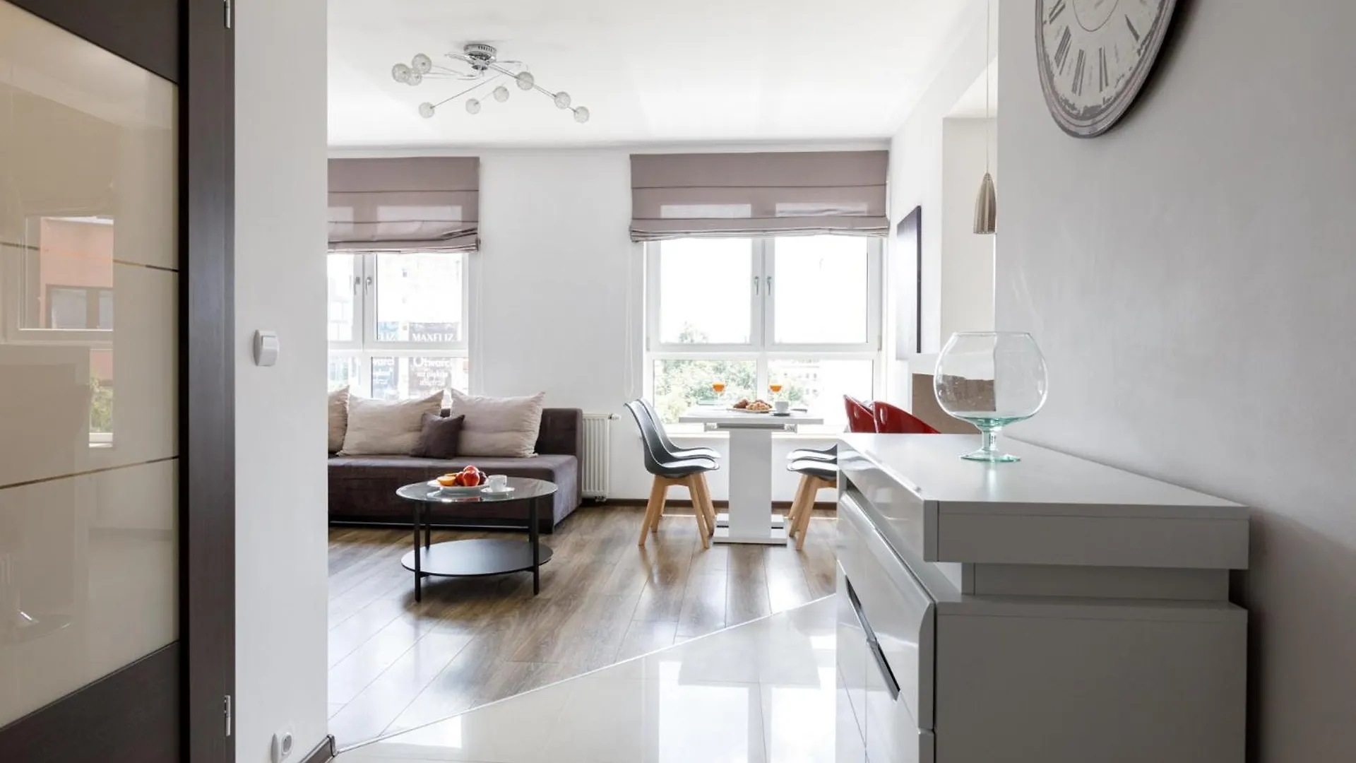 Golden Apartments Wroclaw - Two Bedrooms - Great Location&Legnicka