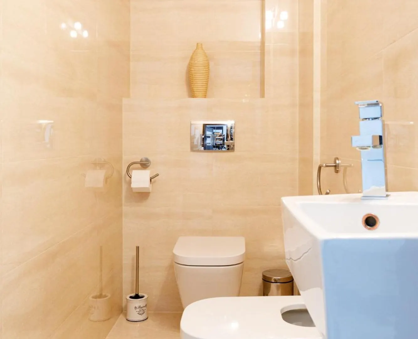 Golden Apartments Wroclaw - Two Bedrooms - Great Location&Legnicka
