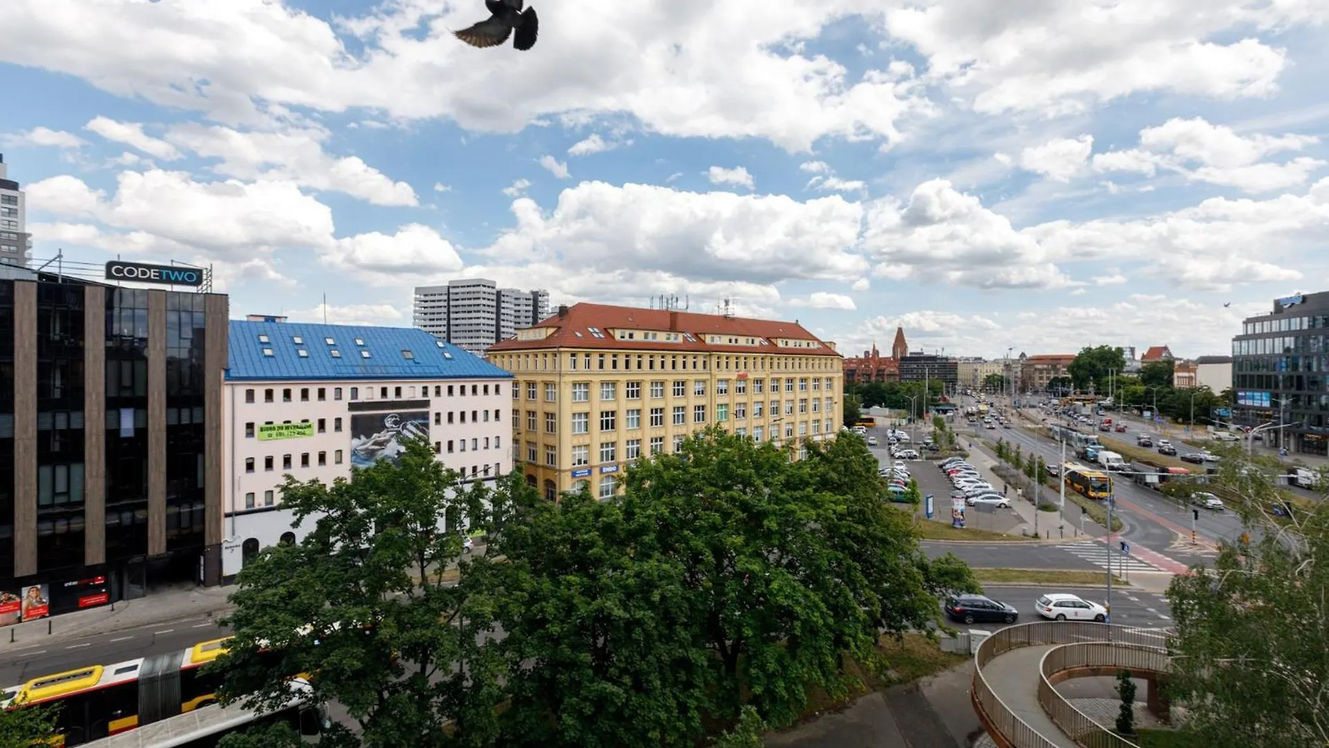 Golden Apartments Wroclaw - Two Bedrooms - Great Location&Legnicka פולין